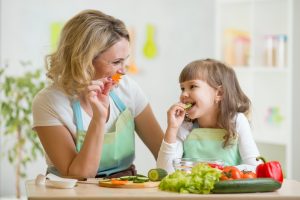 encourage-your-child-to-eat-healthily